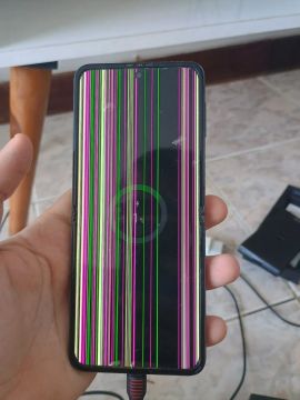 Samsung Z Flip3 tela com listras