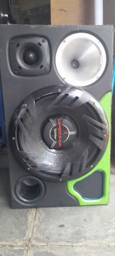 Caixa em perfeito estado com barra 