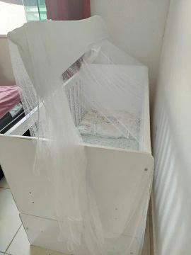Berço de Bebê com Mosquiteiro