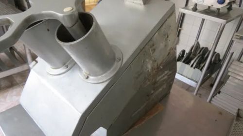 Processador de alimentos   Diversos discos de cortes. 