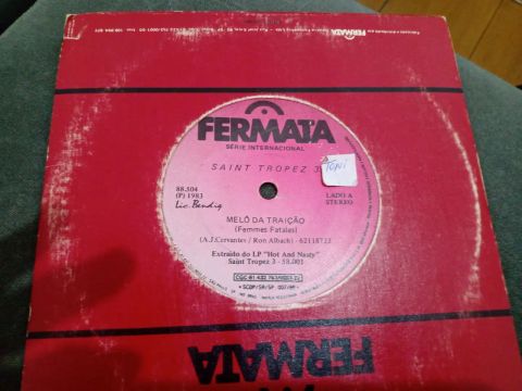 Compacto Sant Tropez-Femme Fatales (melo da traição)