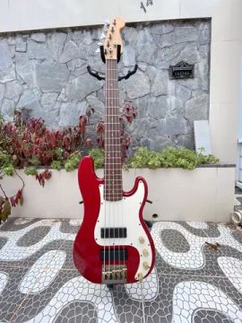 Contra baixo Squier Precision 5c ativo