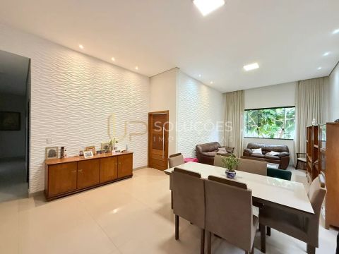 Casa 4 Quartos (2 Suítes) + Cozinha Planejada + Área Gourmet c/ Churrasqueira | Cond. RK