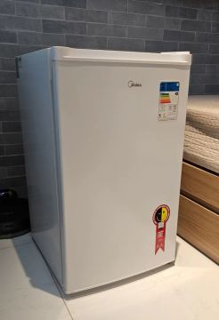 Frigobar Midea MRC12B1