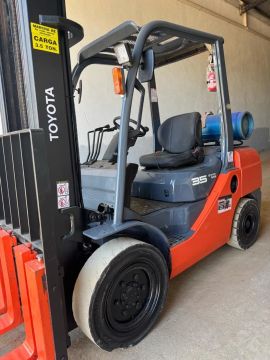 Empilhadeira Toyota 3.5 Ton