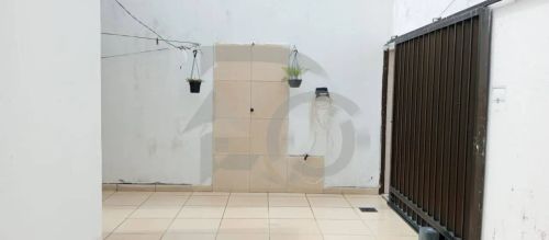 Casa no Bairro Porto D`Antas com 2 Quartos e 2 Banheiros.