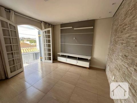 Casa com 3 dormitórios para alugar, 160 m² por R$ 3.000,00/mês - Vila Santa Terezinha - It