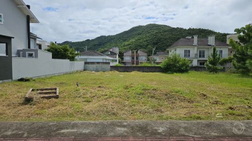 Terreno com 450m² na Cachoeira do Bom Jesus em Florianópolis