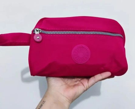 Necessaire estilo Kipling Rosa grande com alça fecho de zíper impermeável