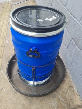 Comedouro cocho 100lts para porcos: leitão, leitoa, cachaço, marroa, capado.