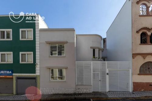 Casa com 284m² no Centro - Curitiba/PR