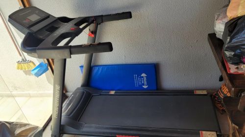 Esteira elétrica Movement Treadmill R4 - Ótimo estado!