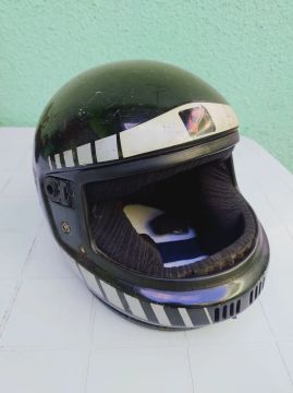 Capacete Moto Preto com Faixas Brancas