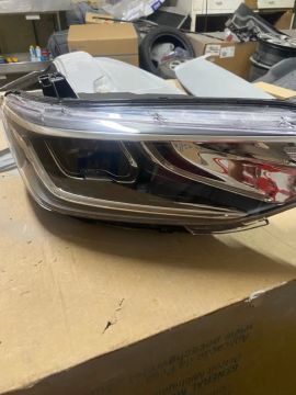 Farol direito tracker dynamic led 