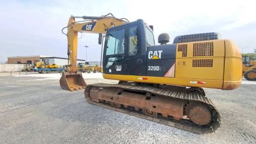 Escavadeira Cat - 320D2L