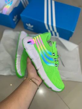 Tênis esportivo masculino Adidas