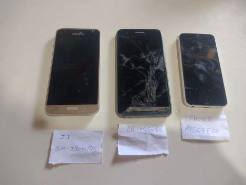 3 Celulares para peças ou reparo