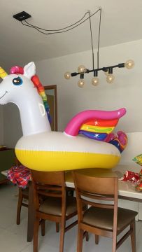 Boia Unicórnio gigante para Piscina