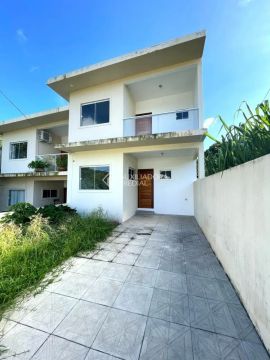 Casa 3 quarto(s) em rua com acesso a praia no Rio Tavares.