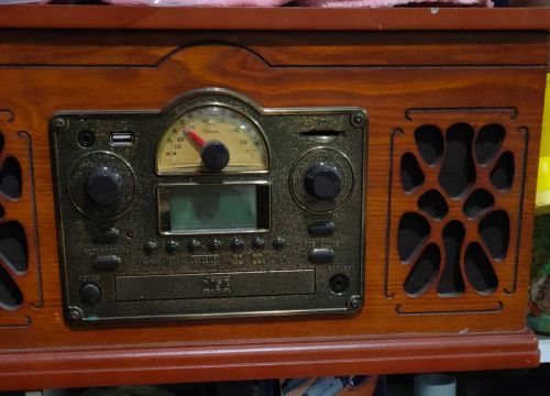 Rádio Vintage com Toca-Discos - Ótimo estado!