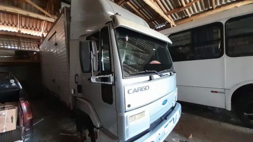 cargo 816 2013 báu