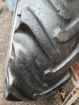 roda traseira para trator com pneu 18.4.30