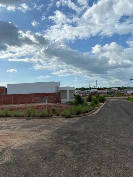 Aldebaran Leste (esquina)