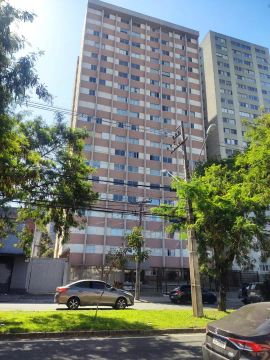 Alugo Apartamento muito bem localizado, Amplo, 18° andar, na Av Silva Jardim, no Rebouças