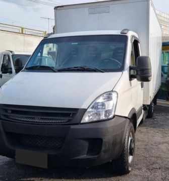 Iveco 35s14 bau seco ano 2011