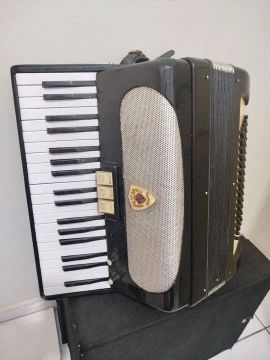 Acordeon 80 baixos 3/2 de voz Noble italiano 
