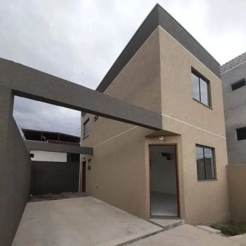 Maravilhoso Sobrado no  Pinheirinho Curitiba Pr  Próximo Mercado, escola .