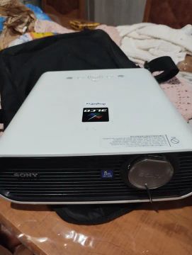 Projetor Sony 3LCD BrightEra