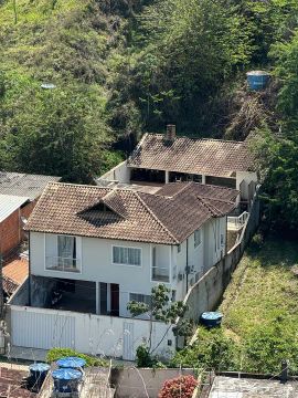 Vendo Casa de 03 quartos. 