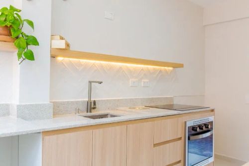 Apartamento 2 Quartos Reformado - Centro de Curitiba - Face Norte