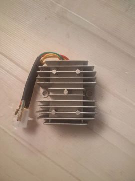 Retificador de corrente para moto