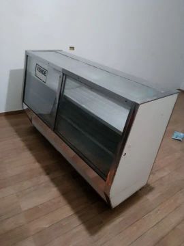 Vendo freezer por 2000$ 