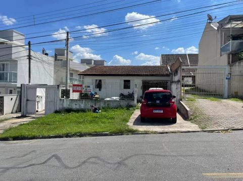 TERRENO COM POTENCIAL PARA SOBRADOS