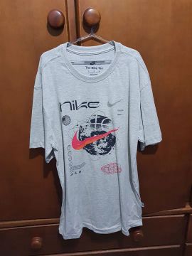 Camiseta Nike Cinza