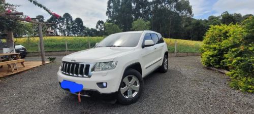 Grand Cherokee impecável, corro muito conservado 