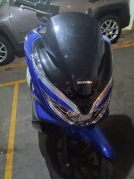 PCX DLX 2022
