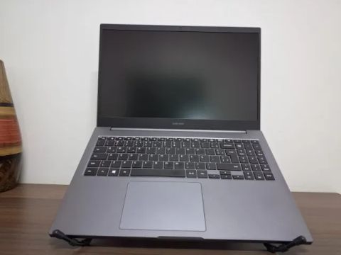 Notebook - Semi NOVO, intel i7-1165G7, iris XE, 08GB de RAM, 700GB de SSD + HD, Full HD