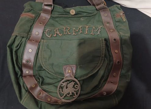 Bolsa Carmim Verde com Detalhes em Couro