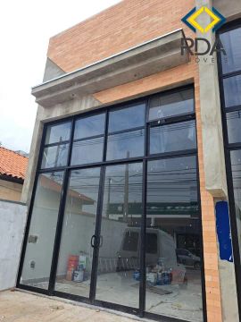 Salão Comercial de Alto Padrão no Centro de Indaiatuba-SP Salas 3 Banheiros 2 Vagas Pé Dir