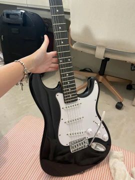 Guitarra stratocaster Queens Kit completo