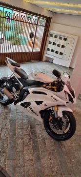 Yamaha R6 impecável