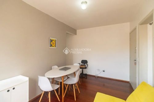 Apartamento 1 quarto(s), no bairro Floresta
