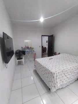 018- VENDO CASA NA COHAB BEM LOCALIZADA COM 3 QUARTOS