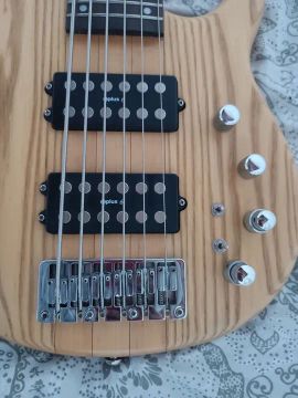 Baixo Eagle 6 cordas top d mais