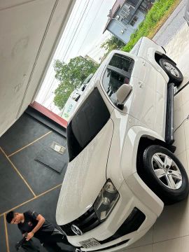 Amarok Hiline 2012 carro com pneu novos muito conservado 