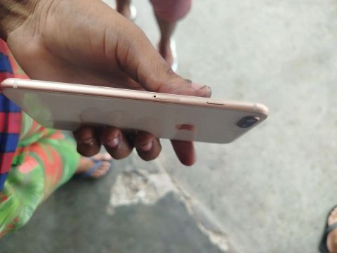 Vende-se 8 iPhone plus  
